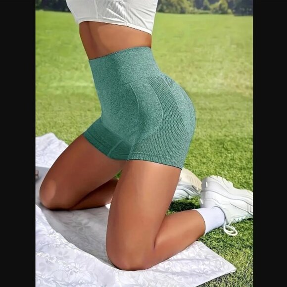 Women Seamless Yoga Shorts - Ultra-Soft, High Waist & Sweat-Wicking - Size XL - Picture 4 of 5